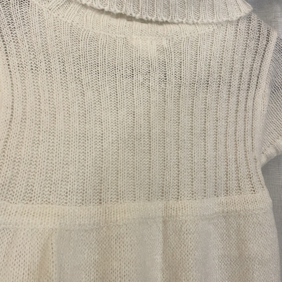 Xhilaration Juniors short sleeve turtleneck sweater. - Picture 4 of 5